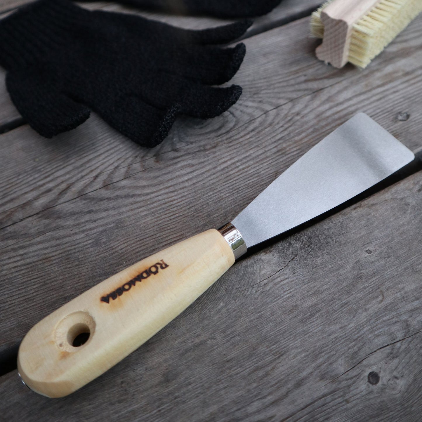 Työvälineet kalan parkitsemiseen